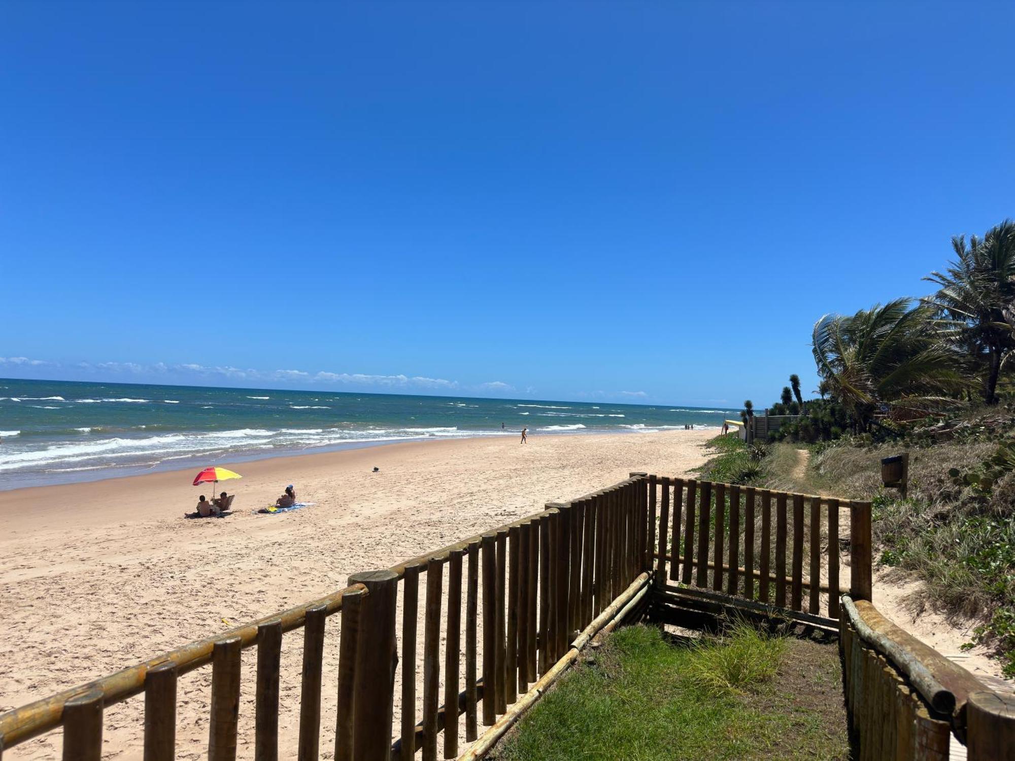 Flat Guarajuba 4 Quartos Terreo A Beira Mar - Pe Na Areia - Governanca Com Arrumadeira E Wi Fi Inclusos Camassari Εξωτερικό φωτογραφία