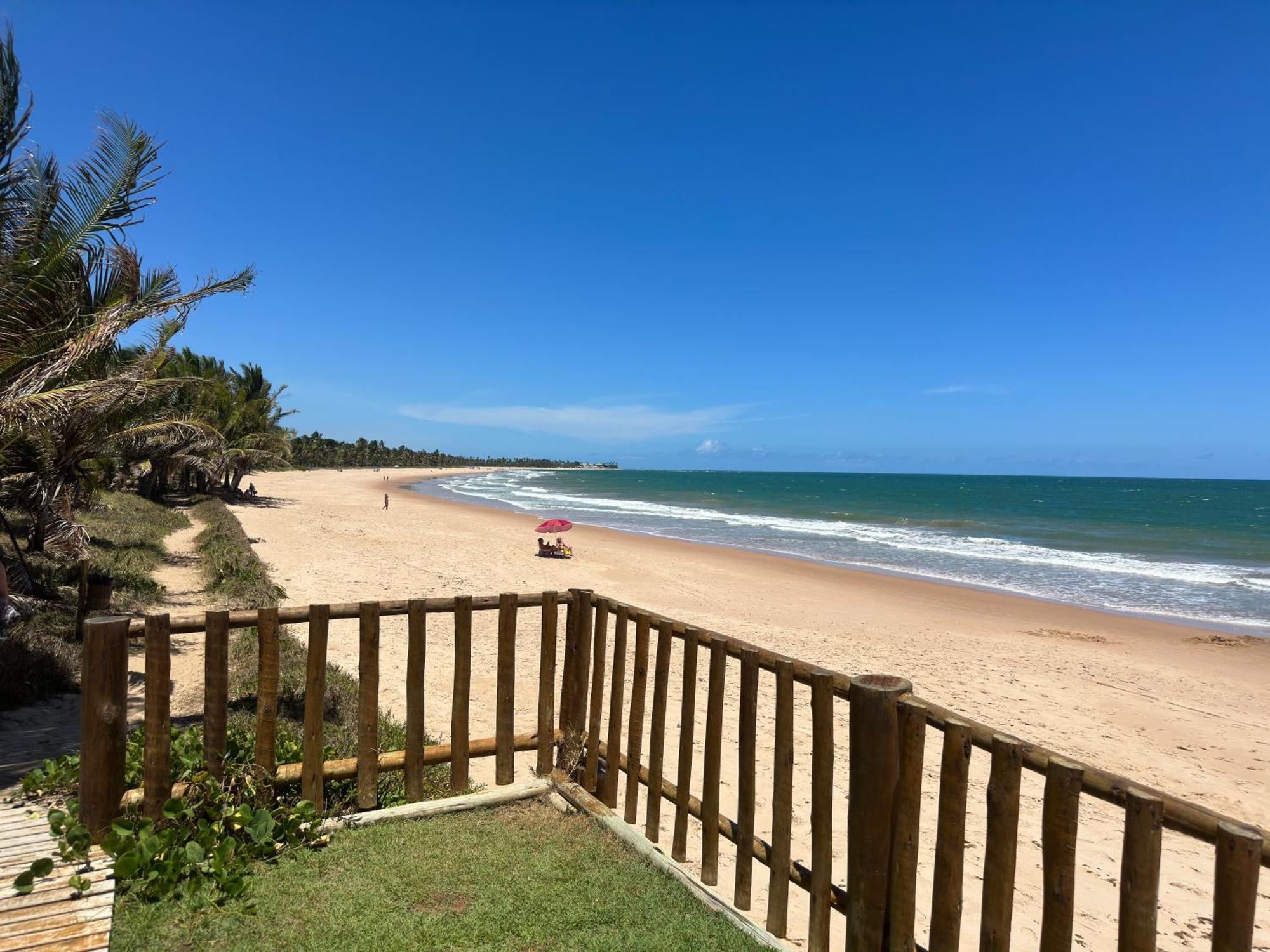 Flat Guarajuba 4 Quartos Terreo A Beira Mar - Pe Na Areia - Governanca Com Arrumadeira E Wi Fi Inclusos Camassari Εξωτερικό φωτογραφία