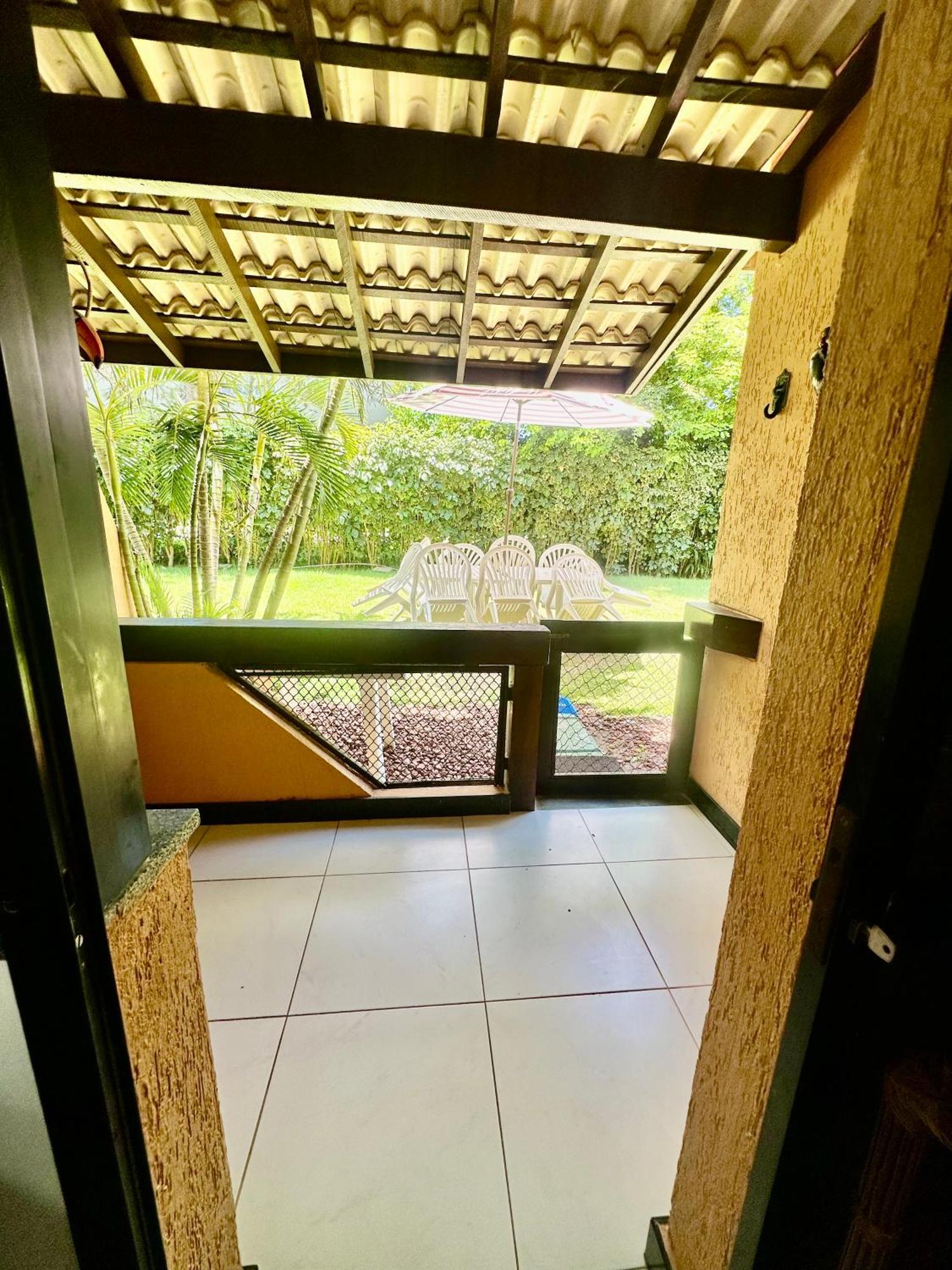 Flat Guarajuba 4 Quartos Terreo A Beira Mar - Pe Na Areia - Governanca Com Arrumadeira E Wi Fi Inclusos Camassari Εξωτερικό φωτογραφία